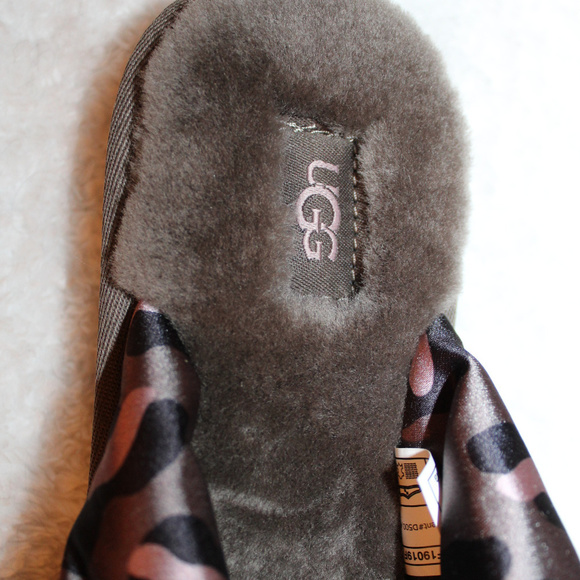 UGG LEOPARD LUSHETTE SLIDE SHEARLING SATIN SANDALS‎ - Picture 3 of 8